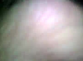 أوستن كامب بالإصبع مهبلها الرطب على كاميرا الويب.