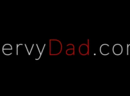 يمارس الجنس معي بابا أصعب كثيرًا عبر الإنترنت