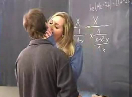 الطالب المنحرف يمارس الجنس مع معلمه