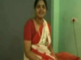 سيدة المدرسة الهندية الساخنة الجنس.