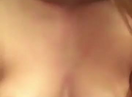 قبلة جوجو الآسيوية الوحيدة مارس الجنس والوجه